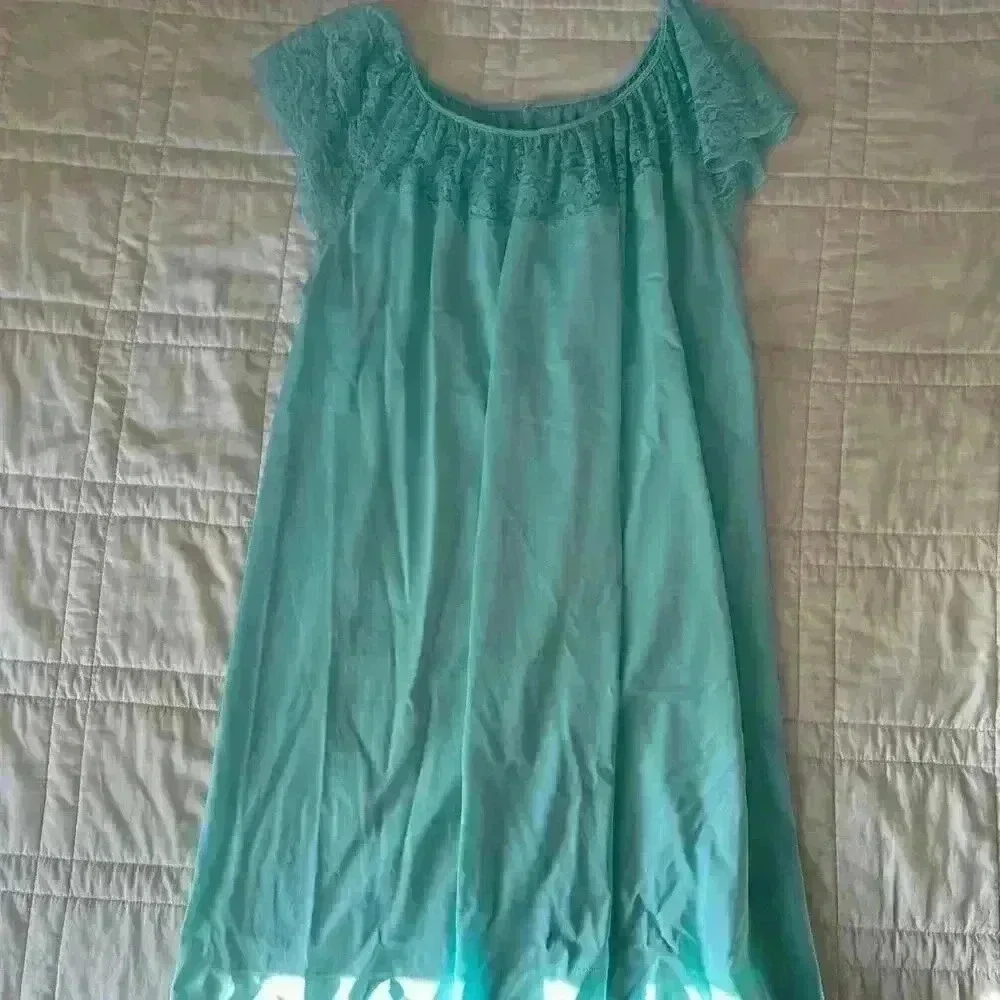 Vintage aqua lace nightgown women’s large flowy satin‎ classic retro